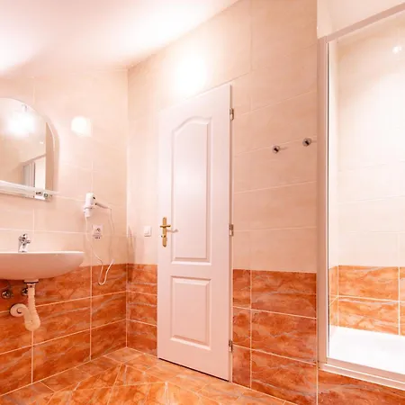 Stribrna Lhota 3* Mníšek pod Brdy