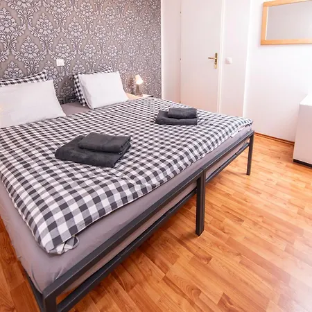 Stribrna Lhota Vendégház Mníšek pod Brdy