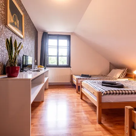 Stribrna Lhota Vendégház Mníšek pod Brdy